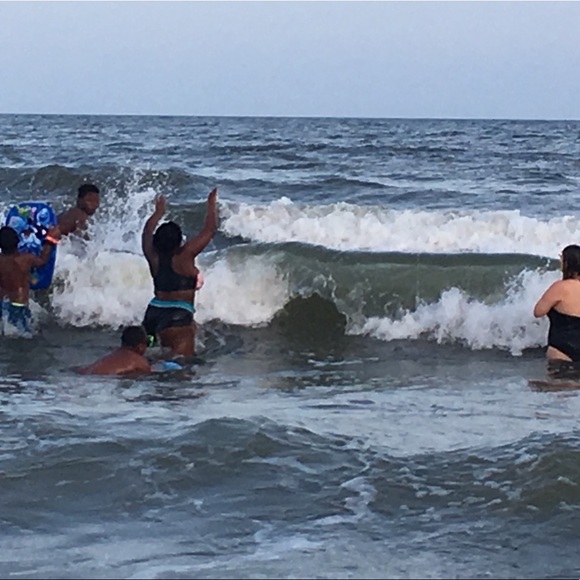 Meet The Posher, Jennifer! - Picture 5 of 8